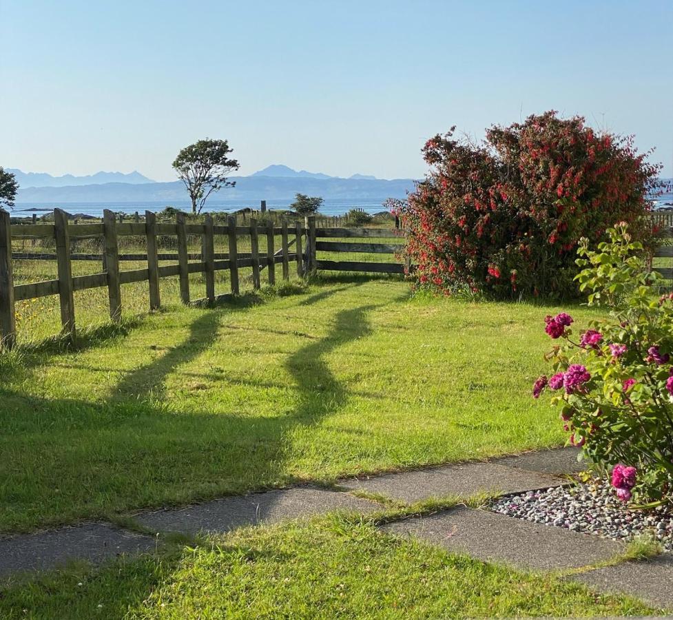 The Sheiling Holiday Home With Gorgeous Views Over The Isles อาริเซก ภายนอก รูปภาพ