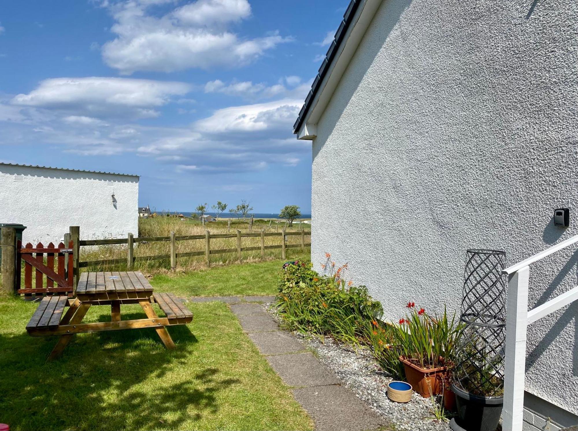 The Sheiling Holiday Home With Gorgeous Views Over The Isles อาริเซก ภายนอก รูปภาพ