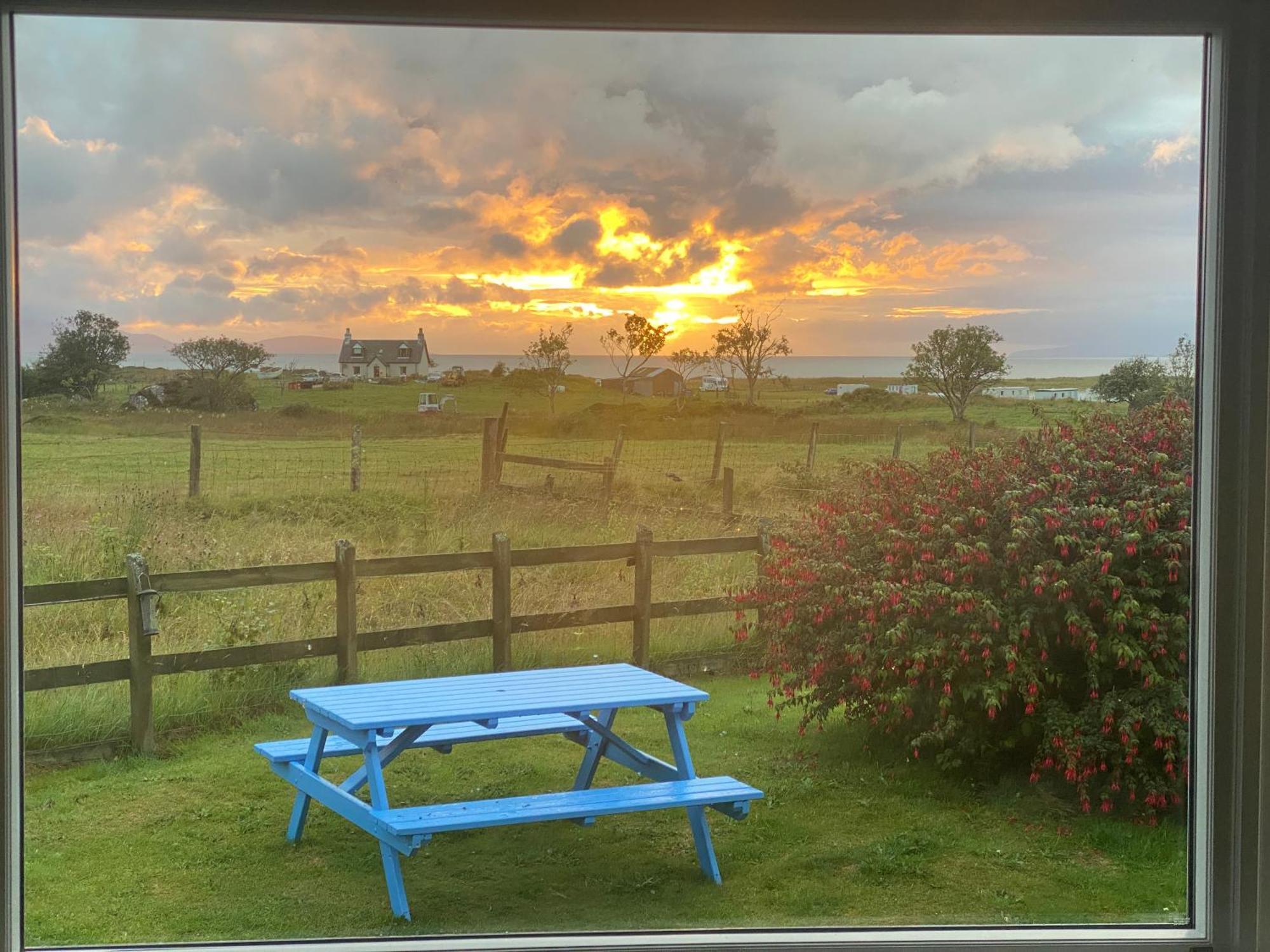 The Sheiling Holiday Home With Gorgeous Views Over The Isles อาริเซก ภายนอก รูปภาพ