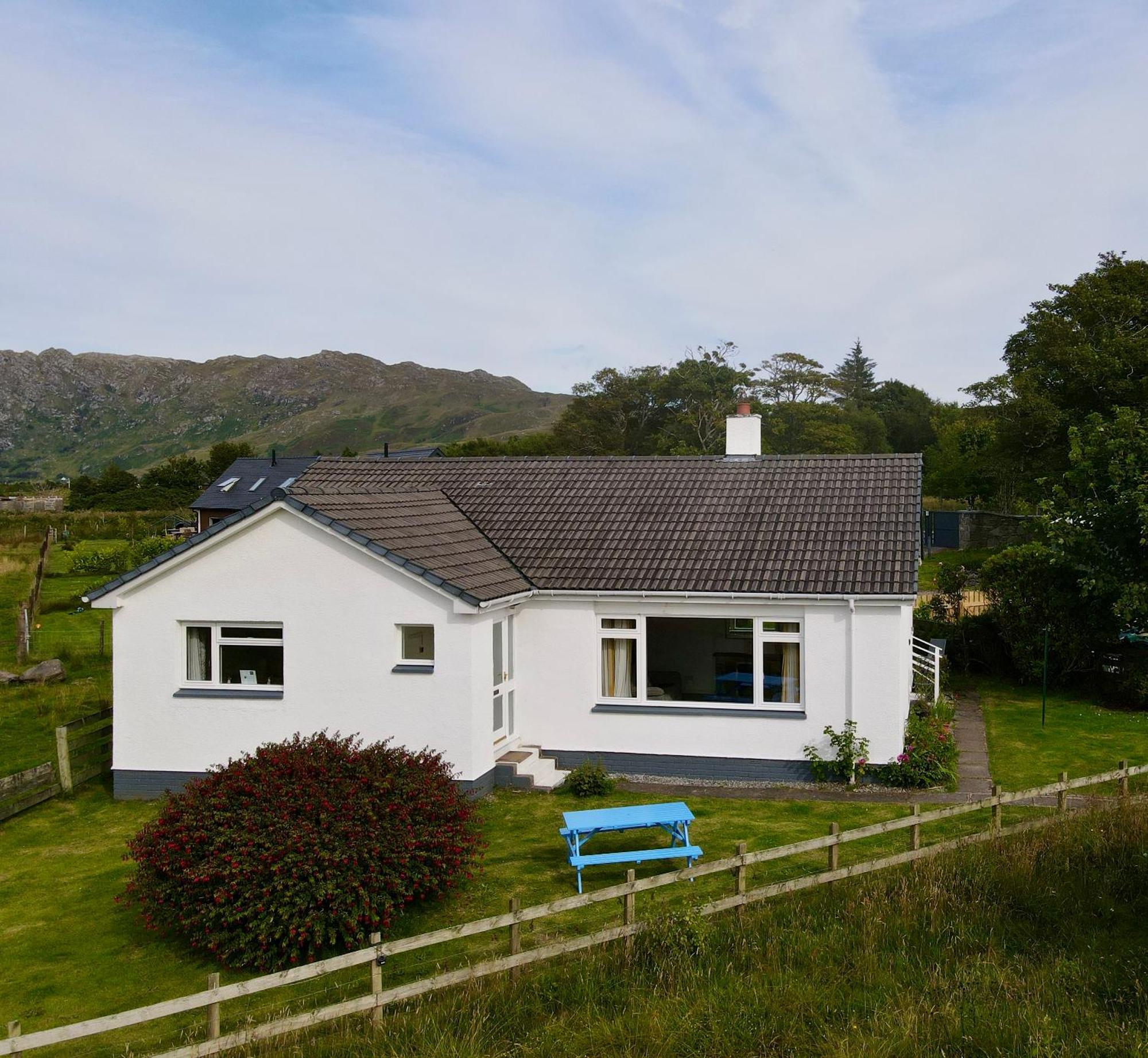The Sheiling Holiday Home With Gorgeous Views Over The Isles อาริเซก ภายนอก รูปภาพ